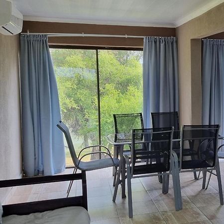 Victory Towers Hotel Bloemhof Екстериор снимка