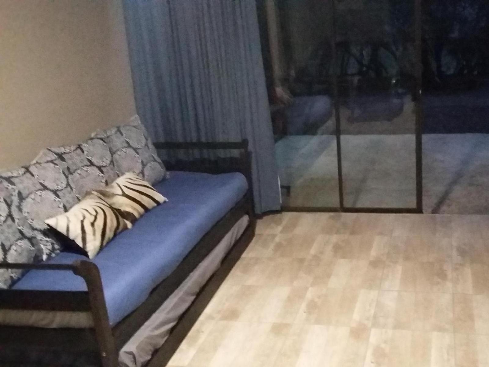 Victory Towers Hotel Bloemhof Стая снимка