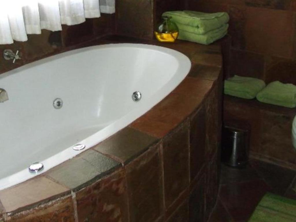 Victory Towers Hotel Bloemhof Стая снимка