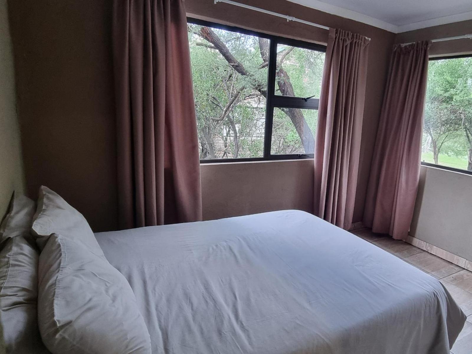 Victory Towers Hotel Bloemhof Стая снимка